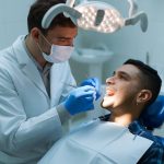 Entretien dentaire : les bons gestes pour des dents qui durent